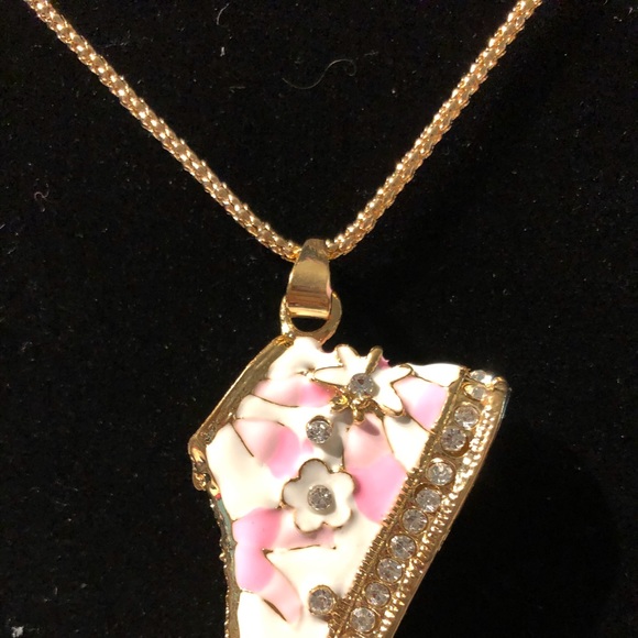 Betsy Johnson necklace - Picture 2 of 7